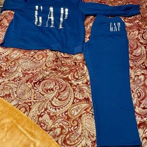 Gap sweatsuit